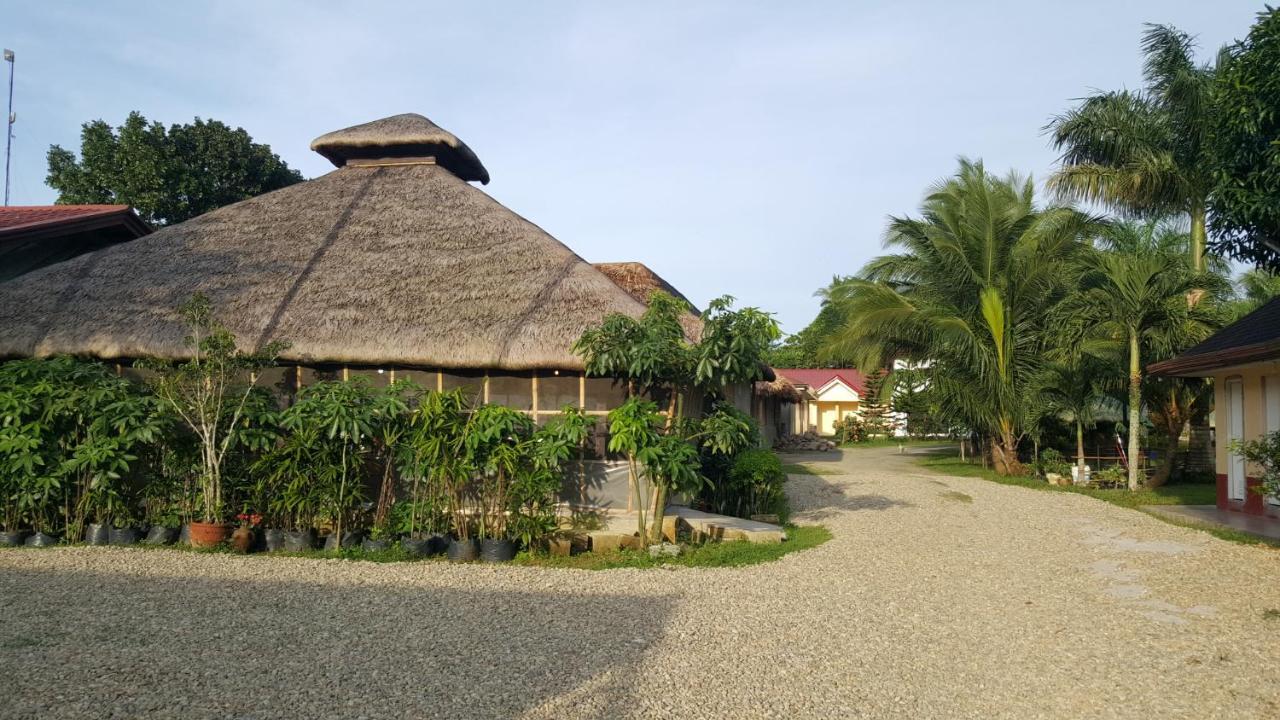 Phil Oasis Hotel & Resort Silang Exteriér fotografie