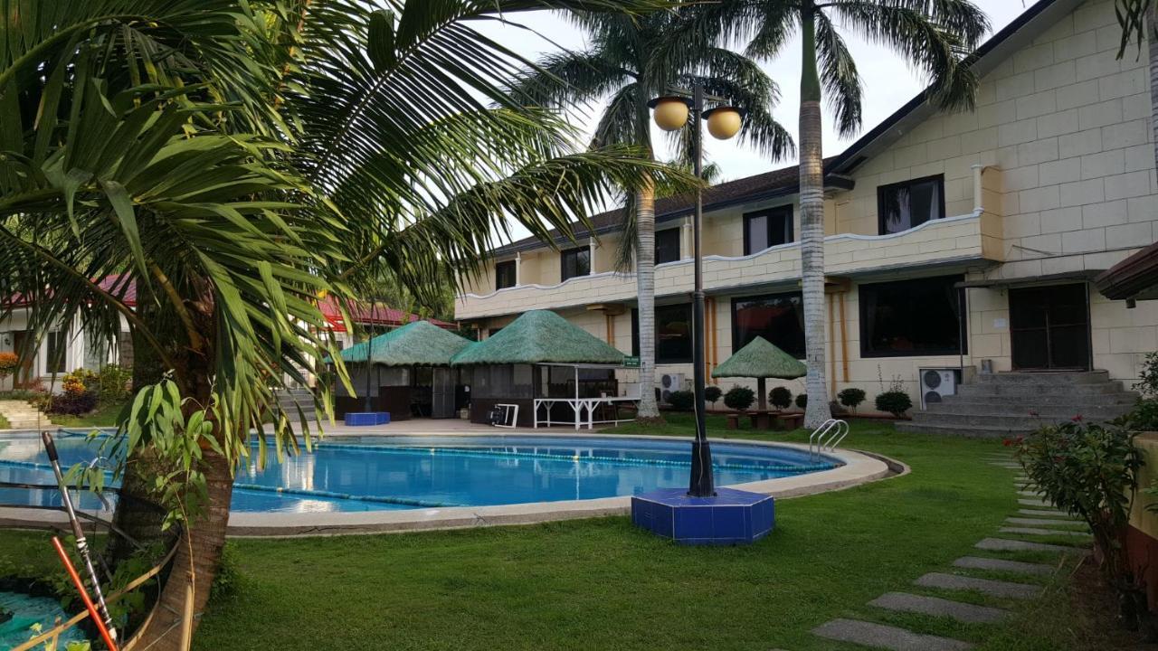 Phil Oasis Hotel & Resort Silang Exteriér fotografie