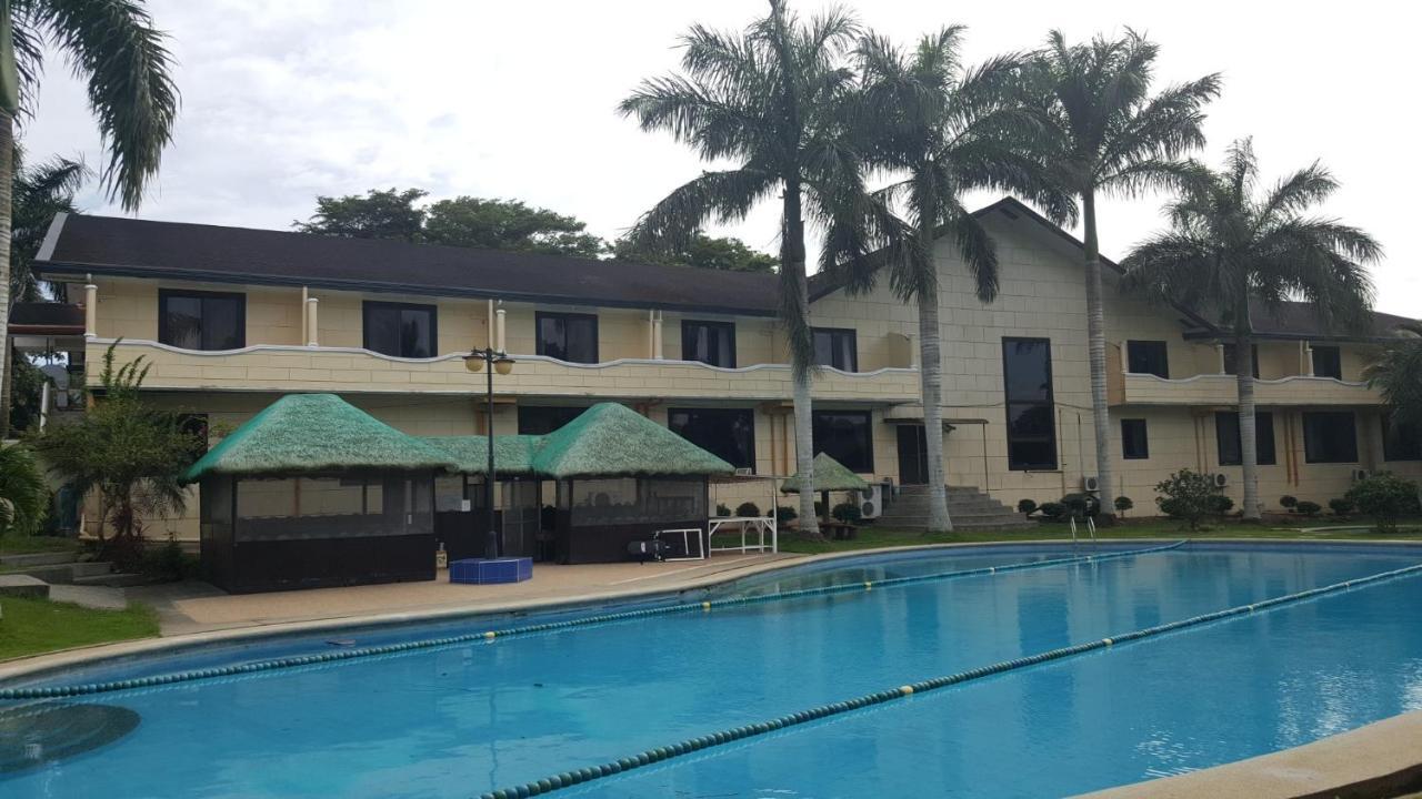 Phil Oasis Hotel & Resort Silang Exteriér fotografie